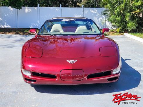 Used 2003 Chevrolet Corvette Coupe w/ Preferred Equipment Group RWD image 3