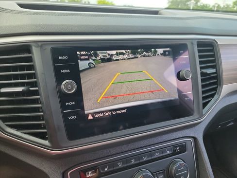 Used 2021 Volkswagen Atlas SE w/ Towing Package FWD image 23