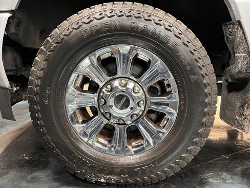 Used 2019 Ford F250 Lariat w/ Chrome Package image 25