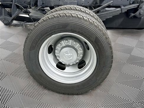 New 2026 RAM 5500 Tradesman w/ Chrome Appearance Group image 16