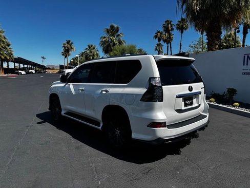 Used 2023 Lexus GX 460 Premium w/ Accessory Package AWD/4WD image 7