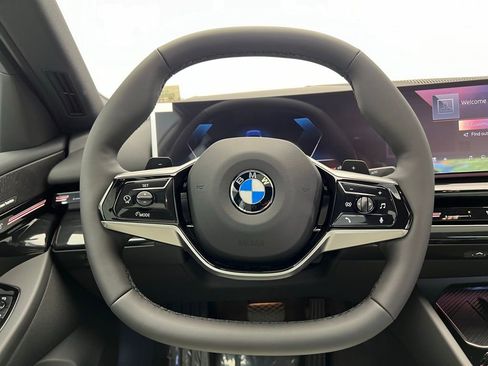 Used 2026 BMW 530i w/ Premium Package RWD image 16
