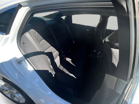 Used 2021 Chevrolet Malibu LT image 24