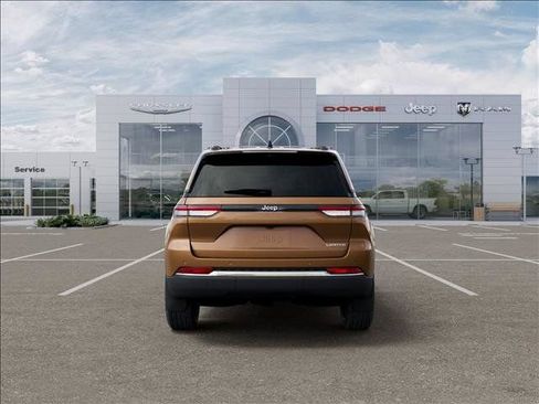 New 2026 Jeep Grand Cherokee Limited w/ Luxury Tech Group II RWD image 7