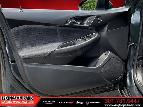 Used 2017 Chevrolet Cruze LT FWD image 19
