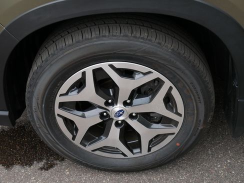 Used 2024 Subaru Forester Premium AWD/4WD image 15