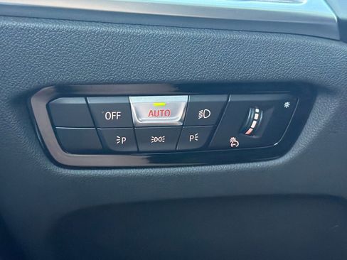 Used 2025 BMW 330i xDrive Sedan w/ Premium Package image 37