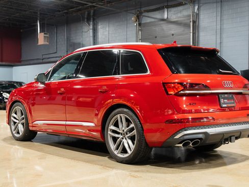 Used 2025 Audi SQ7 Prestige w/ Prestige Package AWD/4WD image 18