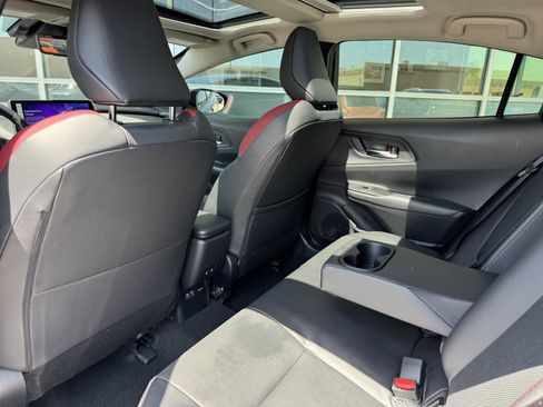 Used 2024 Toyota Prius Prime Premium image 38