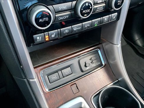 Used 2022 Subaru Ascent Touring w/ Popular Package #2A image 31