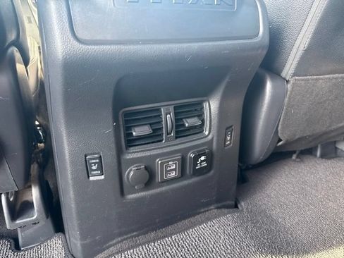 Used 2019 Nissan Titan PRO-4X AWD/4WD image 39