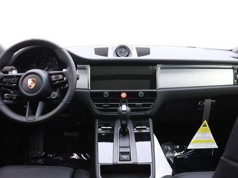 Used 2026 Porsche Macan AWD/4WD image 20
