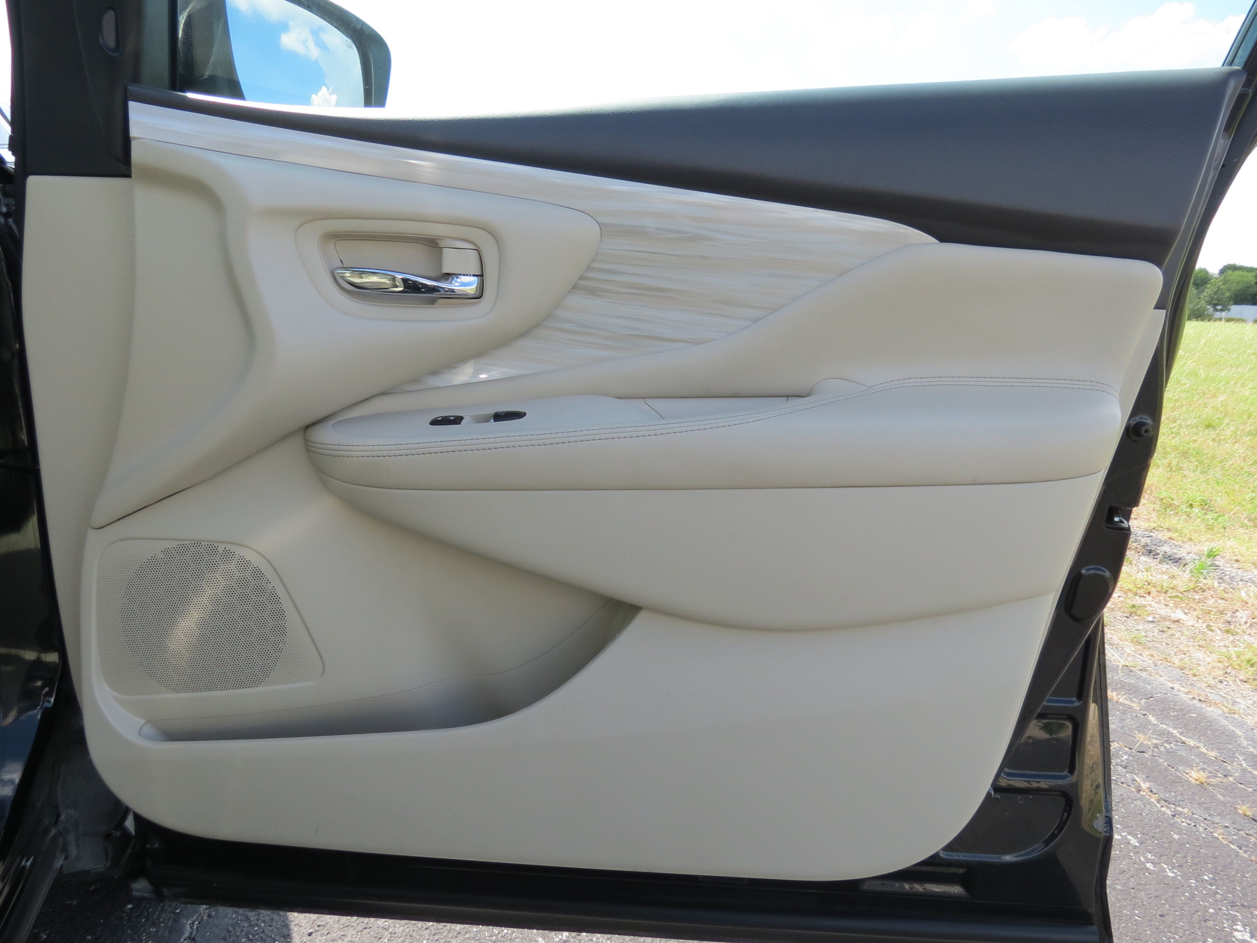 Used 2016 Nissan Murano SL w/ SL Technology Package FWD image 29