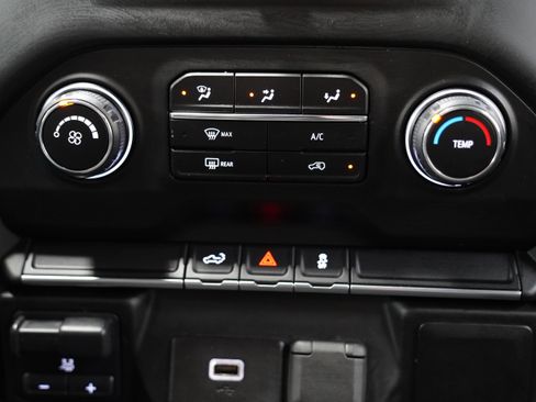 Used 2019 Chevrolet Silverado 1500 Custom w/ Custom Value Package image 24