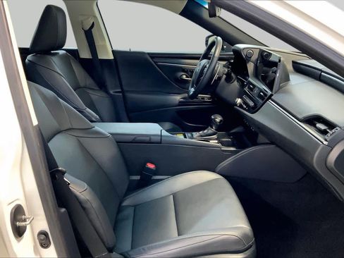 Used 2024 Lexus ES 350 w/ Premium Package FWD image 8