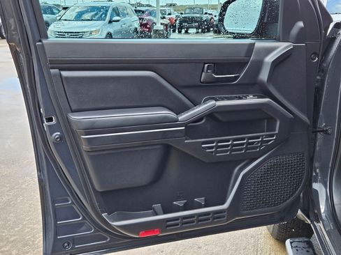 Used 2025 Toyota Tacoma SR AWD/4WD image 14