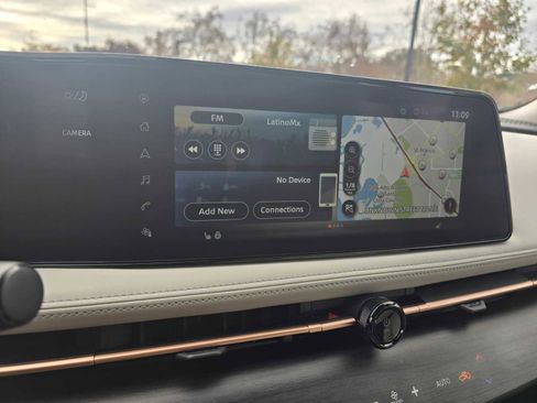 Used 2024 Nissan Ariya FWD image 28