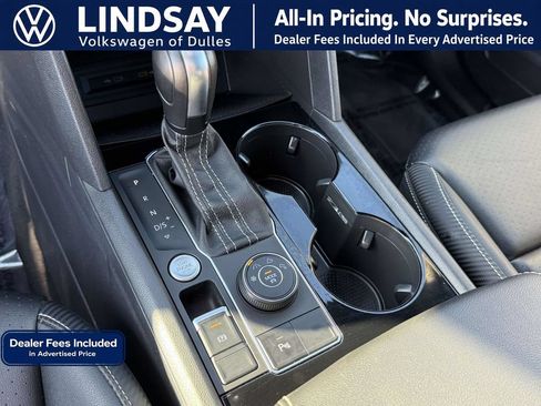 Used 2023 Volkswagen Atlas Cross Sport SEL R-Line AWD/4WD image 21