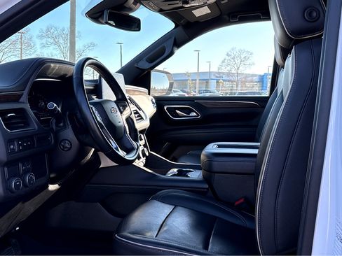 Used 2023 Chevrolet Suburban Premier image 12