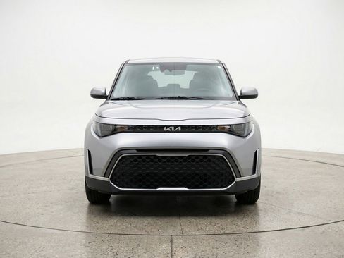 Used 2025 Kia Soul LX w/ LX Technology Package image 2