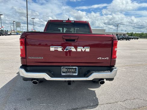 Used 2025 RAM 1500 Laramie AWD/4WD image 4