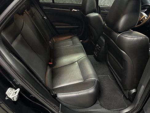 Used 2023 Chrysler 300 S w/ Comfort Group RWD image 8