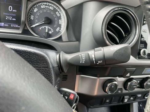 Used 2021 Toyota Tacoma SR5 image 31