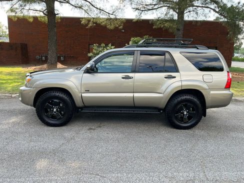 Used 2006 Toyota 4Runner Sport RWD image 2