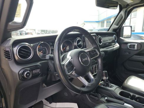 Used 2021 Jeep Wrangler Unlimited Sahara image 8