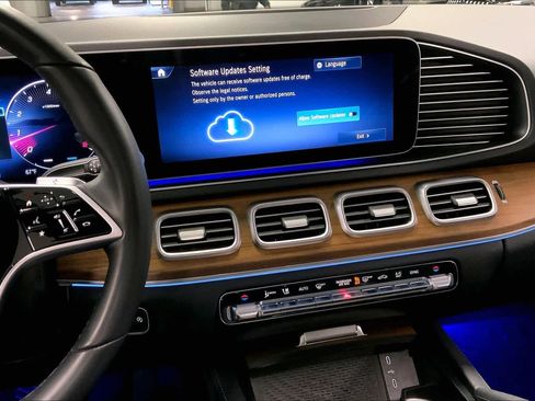 Used 2025 Mercedes-Benz GLE 350 4MATIC image 6