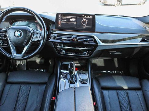 Used 2021 BMW 530i w/ Premium Package image 12