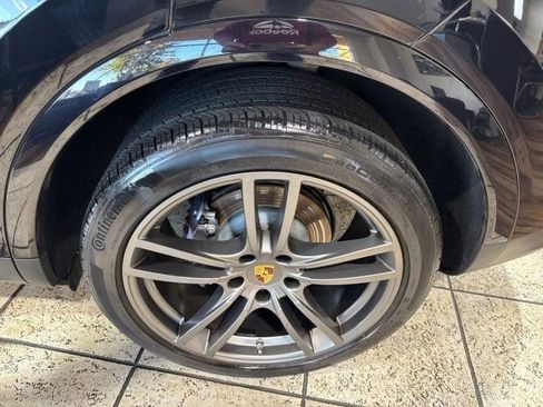 Used 2022 Porsche Cayenne image 13