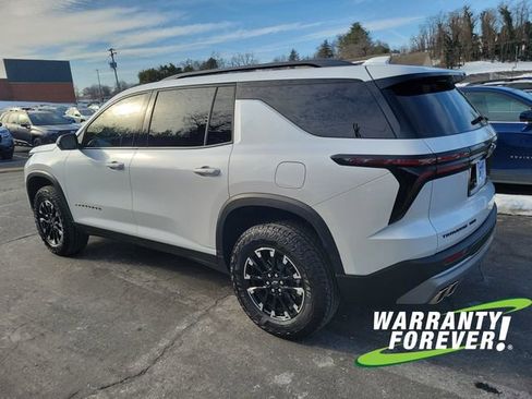 Used 2024 Chevrolet Traverse Z71 image 5