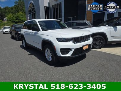 Certified 2023 Jeep Grand Cherokee Laredo w/ Luxury Tech Group I