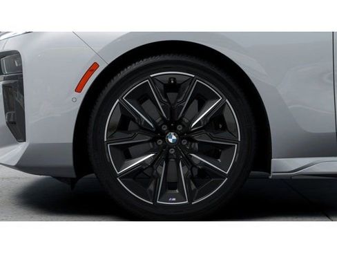 New 2026 BMW 760i xDrive w/ Executive Package image 7