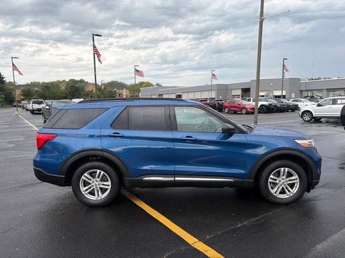 Used 2020 Ford Explorer XLT w/ Equipment Group 202A AWD/4WD image 8
