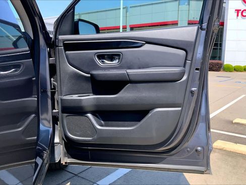 Used 2024 Honda Pilot Touring image 23