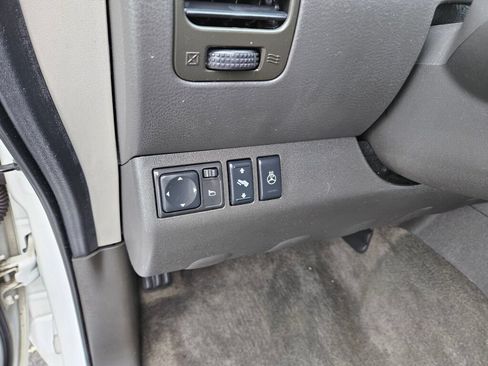 Used 2008 Nissan Pathfinder LE AWD/4WD image 21