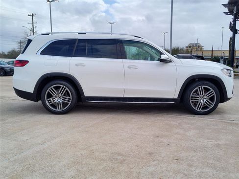 Certified 2025 Mercedes-Benz GLS 450 4MATIC image 10