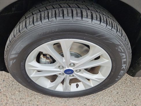 Used 2017 Ford Escape SE w/ Equipment Group 201A image 17