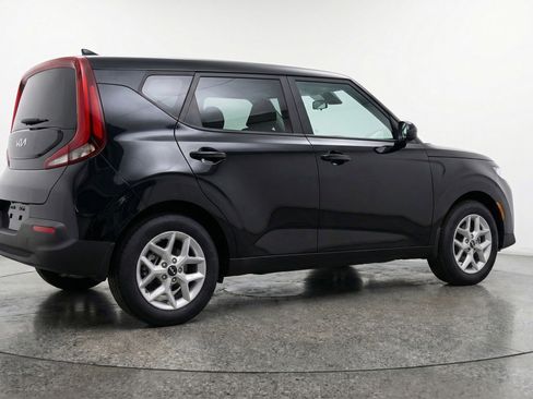 Used 2025 Kia Soul LX w/ LX Technology Package image 9