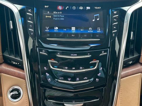 Used 2016 Cadillac Escalade Platinum AWD/4WD image 30
