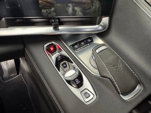 Used 2021 Chevrolet Corvette Stingray w/ Z51 Performance Package image 22