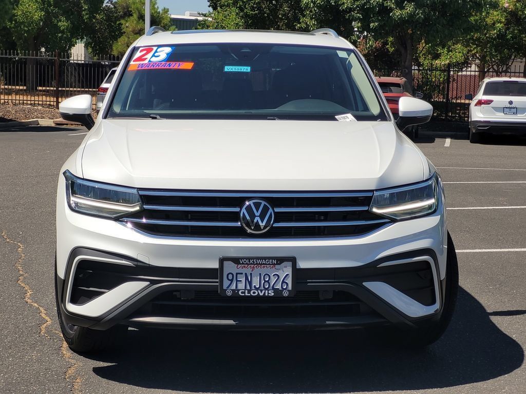 Used 2023 Volkswagen Tiguan SE AWD/4WD image 3