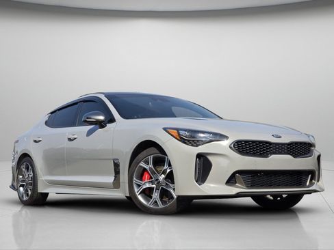 Used 2019 Kia Stinger GT2 AWD/4WD image 2