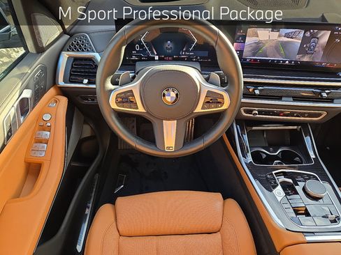 Used 2025 BMW X7 xDrive40i w/ M Sport Package AWD/4WD image 15