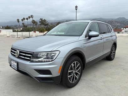 Used 2020 Volkswagen Tiguan SE w/ Panoramic Sunroof Package