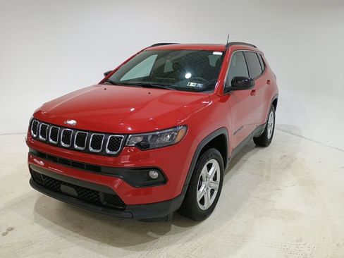 Used 2023 Jeep Compass Latitude w/ Sun and Sound Group image 3