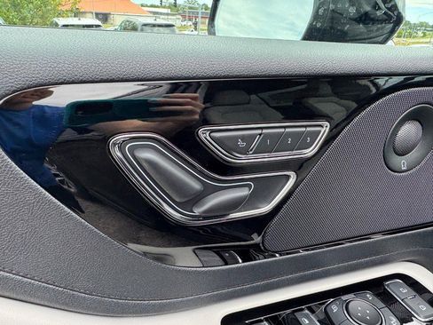 New 2025 Lincoln Aviator AWD w/ Jet Appearance Package image 20