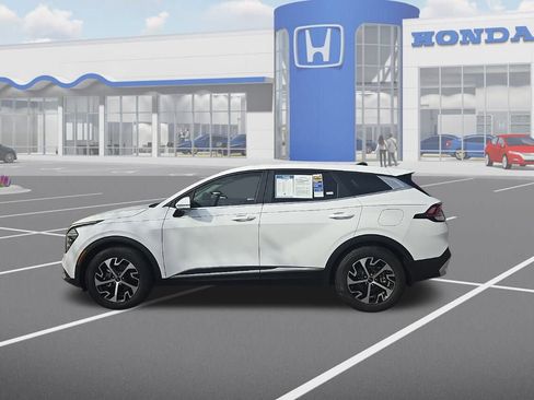 Used 2024 Kia Sportage EX image 5